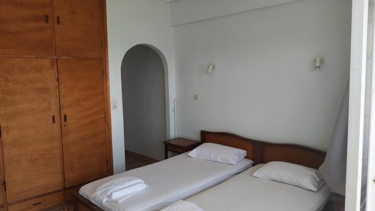 Poulea Rooms Kalamáta Eksteriør bilde